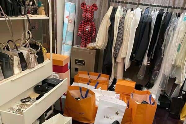 汝阳县回收一线品牌衣服.jpg